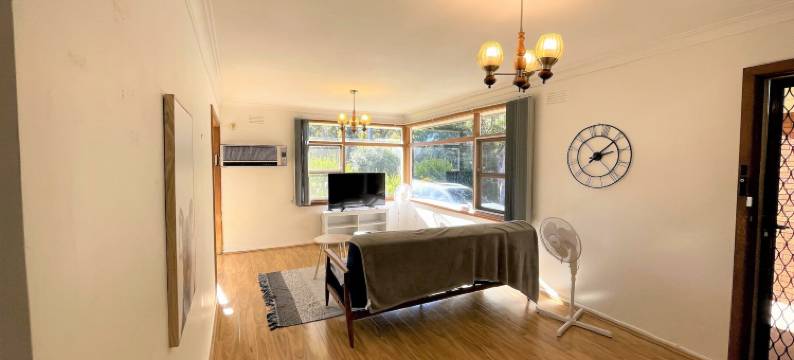 坎贝尔敦假日家庭拥有3床位和停车位(Campbelltown Holiday Home 3 Bed & Parking)图片