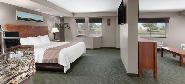 詹姆斯敦会议中心和水上公园温德姆贝蒙特酒店(Baymont by Wyndham Jamestown Conference Center & Water Park)图片