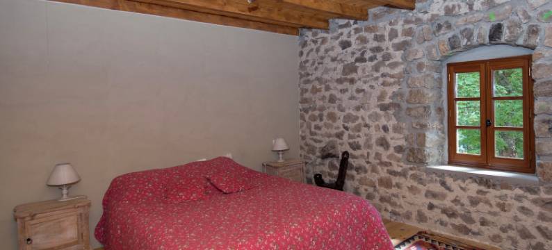 Secluded Stone Villa Retreat图片