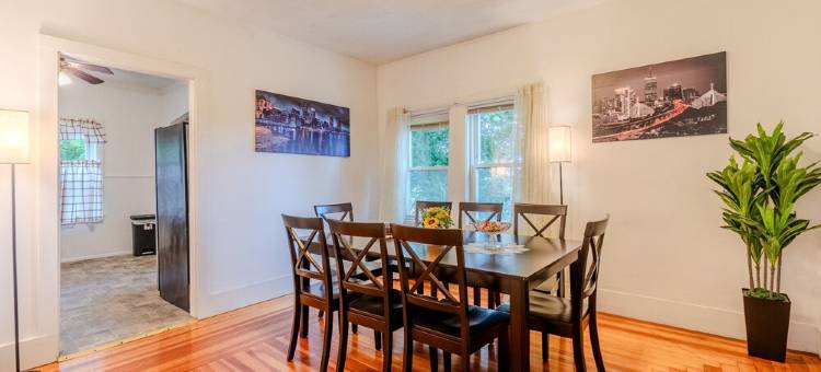 Cozy 4BR Home by Tufts w/ Subway Access to Downtown, MIT, Harvard + Free Parking图片