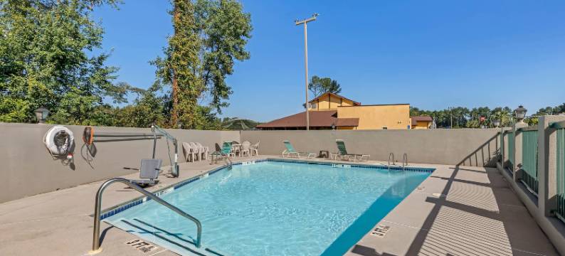 斯托克布里奇亚特兰大南 I-75 凯艺套房酒店(Quality Inn & Suites Stockbridge Atlanta South I-75)图片