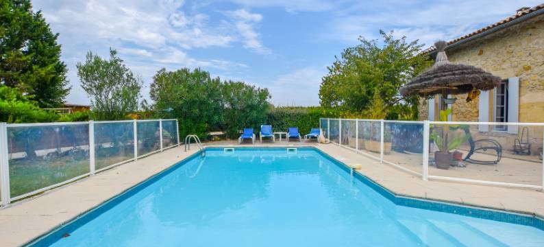 Beautiful holiday home with swimming pool图片