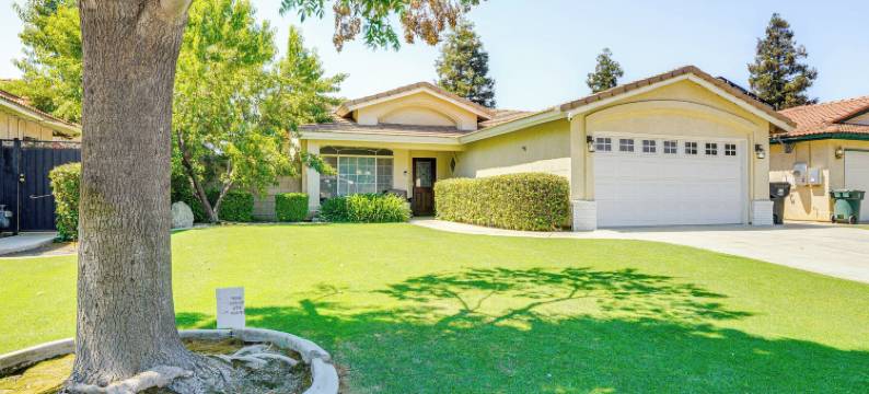 私人泳池和露台：宠物友好的贝克斯菲尔德瑰宝(Private Pool & Patio: Pet-Friendly Bakersfield Gem)图片