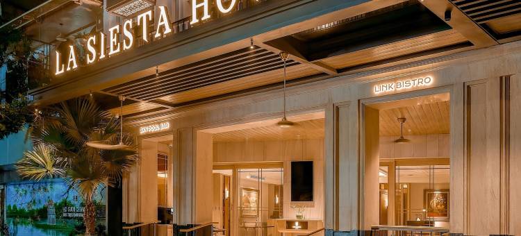 拉西埃斯塔高级湖畔酒店(La Siesta Premium Lakeside)图片