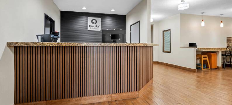 20 号高速公路迪比克凯艺酒店(Quality Inn Dubuque on Hwy 20)图片