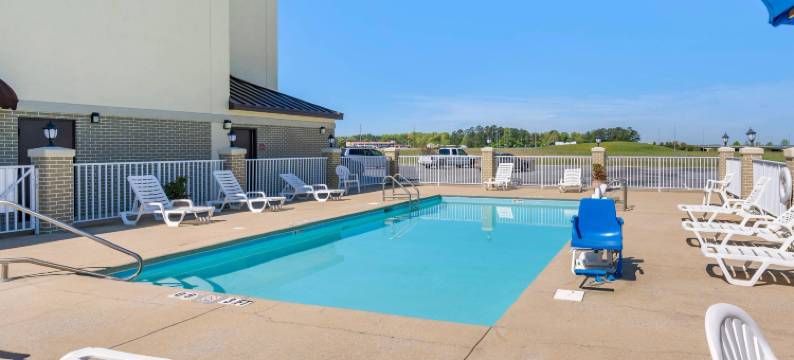 林肯I-20舒适套房酒店(Comfort Inn & Suites Lincoln I-20)图片