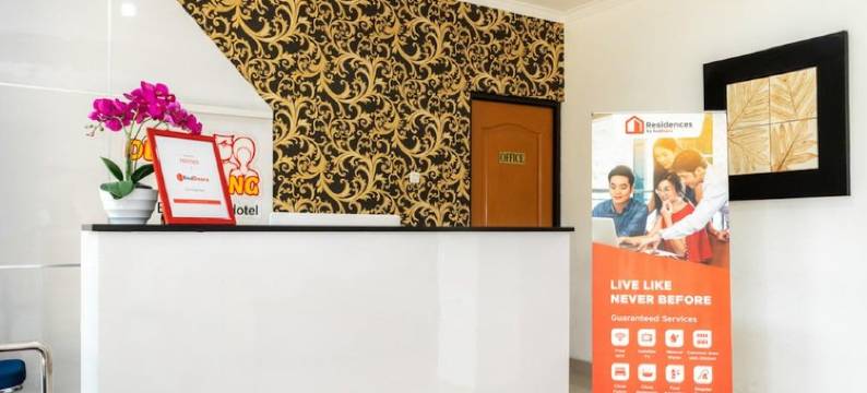 红多兹Plus伊斯兰酒店-近三宝垄爪哇超级市场2号(RedDoorz Plus Syariah Near Java Supermall Semarang 2)图片