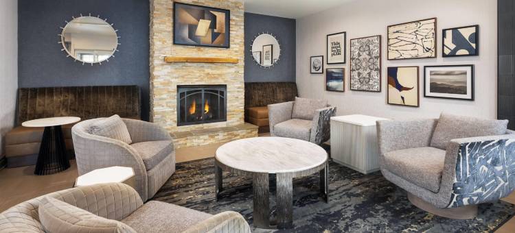 阿什维尔市中心拉昆塔酒店及套房 by Wyndham(La Quinta Inn & Suites by Wyndham Asheville Downtown)图片
