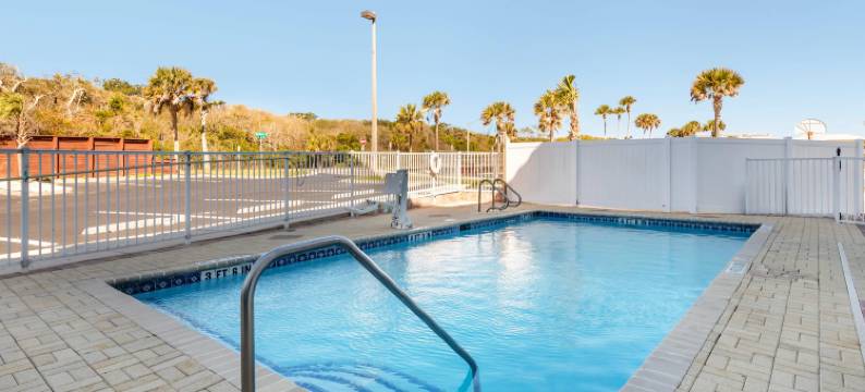 海浪与沙滩费南迪纳海滩(阿米莉亚岛)阿桑德连锁酒店系列(Surf and Sand Fernandina Beach at Amelia Island, Ascend Hotel Collection)图片