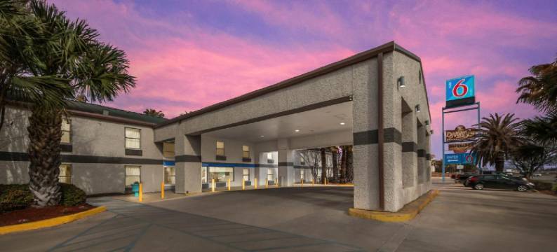 Studio 6 拉雷多，德克萨斯州 - 北部 I-35(Studio 6 Laredo, TX - North I 35)图片