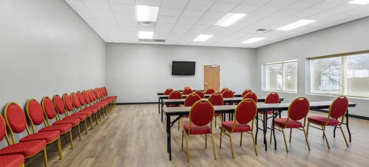蒙特雷I-40品质套房酒店(Quality Inn & Suites Monterey I-40)图片