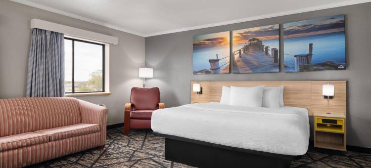 密尔沃基机场奥克里克拉昆塔温德姆酒店(La Quinta Inn by Wyndham Milwaukee Airport / Oak Creek)图片
