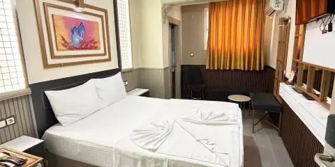 艾克斯伯羅雅爾酒店