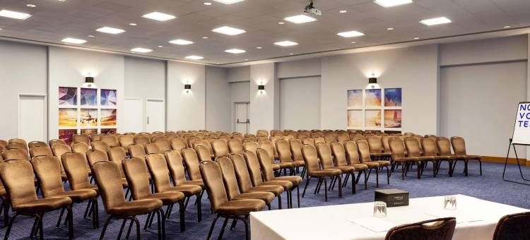 诺富特伦敦斯坦斯特德机场酒店(Novotel London Stansted Airport)图片