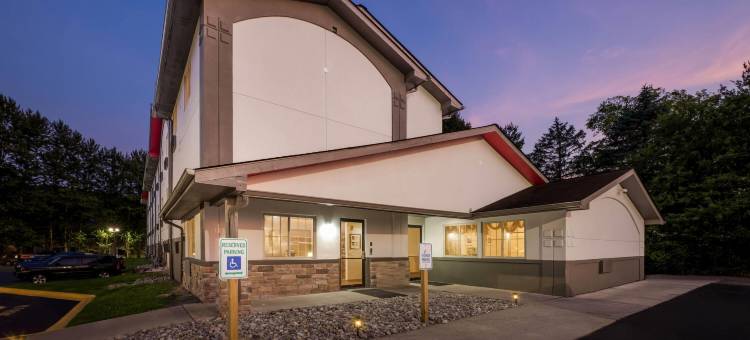 速8酒店-东斯特劳兹堡/波科诺-由温德姆酒店管理(Super 8 by Wyndham East Stroudsburg/Poconos)图片