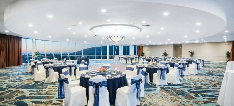 Crowne Plaza 本图拉沙滩(Crowne Plaza VENTURA BEACH by IHG)图片