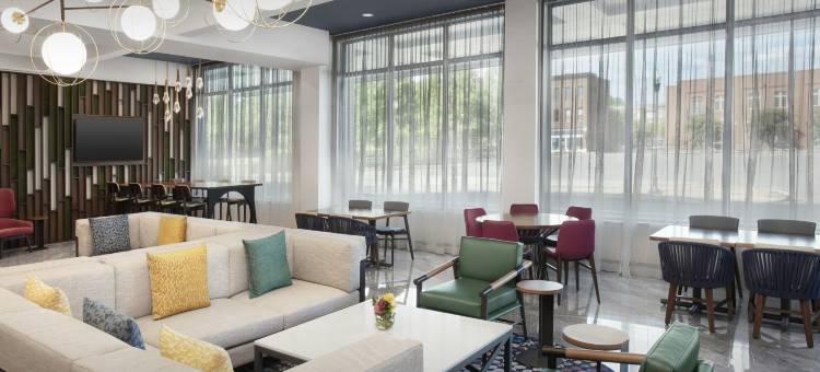 阿拉巴马州普罗维登斯村亨茨维尔欢朋酒店(Hampton Inn Huntsville/Village of Providence)图片