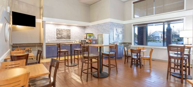 麦迪逊南美吟温德姆酒店(AmericInn by Wyndham Madison South)图片