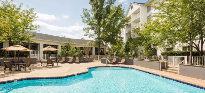 三角研究园罗利达拉姆机场希尔顿逸林酒店(DoubleTree by Hilton Raleigh - Durham Airport at Research Triangle Park)图片