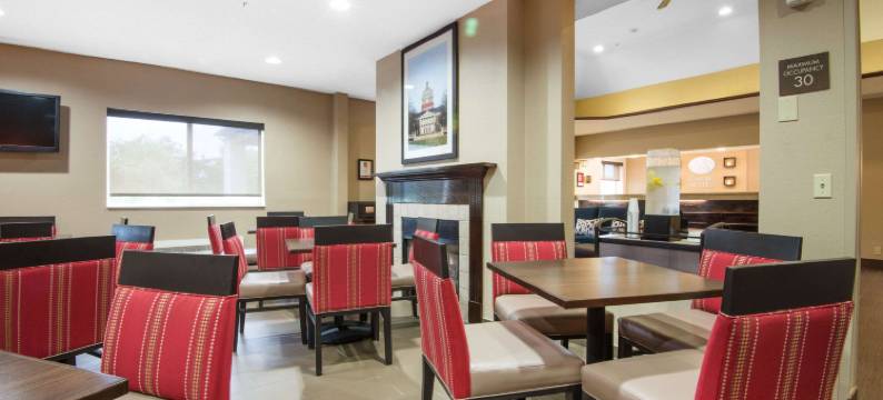 舒适套房酒店罗切斯特亨利埃塔大学区(Comfort Suites Rochester Henrietta University Area)图片