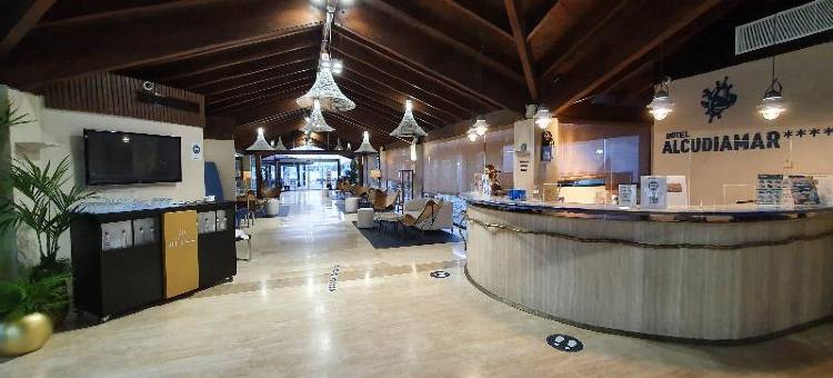 博泰阿尔库迪玛酒店(Botel Alcudiamar - Alojamiento Para Navegantes)图片