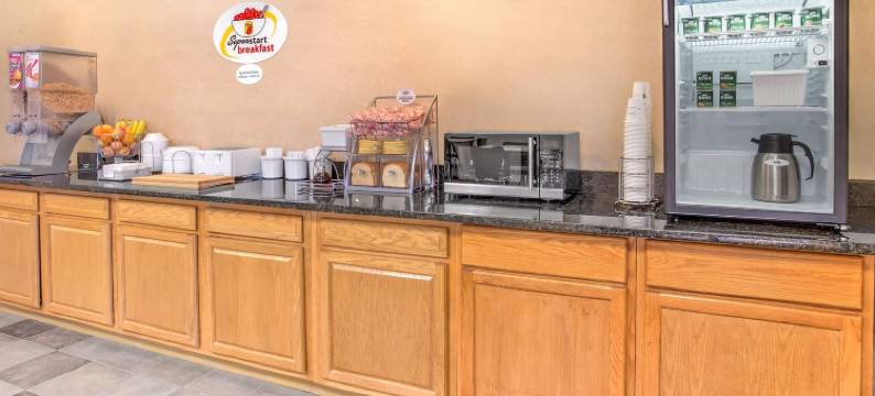 加尔瓦温德姆速 8 酒店(Super 8 by Wyndham Galva)图片