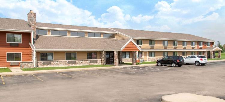 埃尔克霍恩和日内瓦湖AmericInn酒店(AmericInn by Wyndham Elkhorn Near Lake Geneva)图片