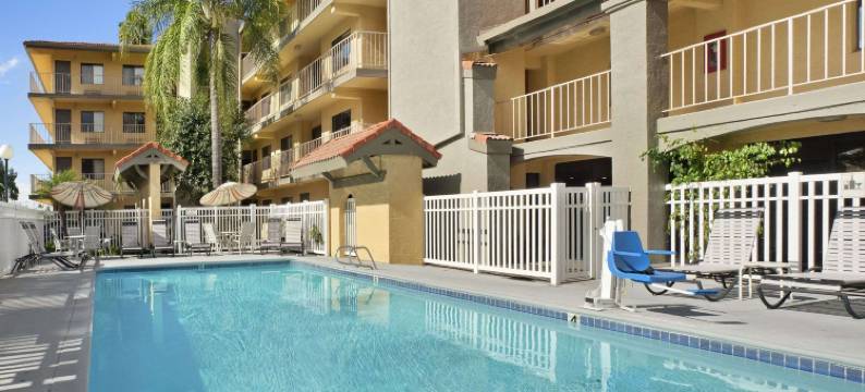 布埃纳帕克戴斯酒店(Days Inn by Wyndham Buena Park)图片