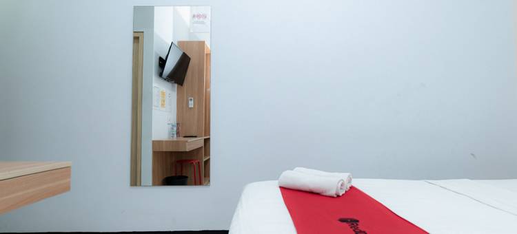 RedDoorz靠近Lippo Mall Puri(RedDoorz Near Puri Indah Lippo Mall 2)图片