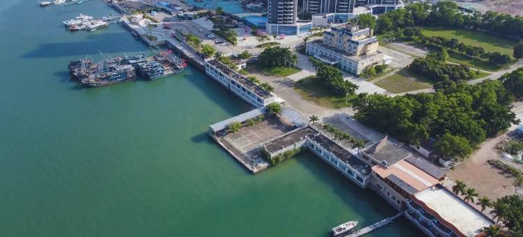 流浪家小桂落地窗海景影院民宿(衙前路分店)图片