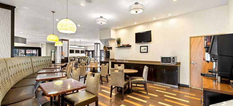 印第安纳波利斯机场索尼斯塔精品酒店(Sonesta Essential Indianapolis Airport)图片