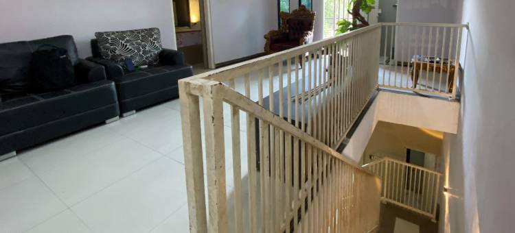 RedDoorz Near Bukit Ragas Hotel d'Ayanna Pati图片