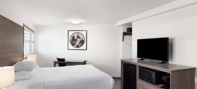 温德姆华美达-梅德福机场北(Ramada by Wyndham Medford Airport North)图片