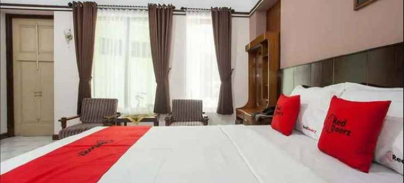 红多兹酒店-靠近巴莱库塔玛琅(RedDoorz Near Balai Kota Malang)图片