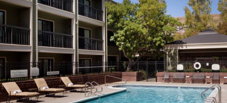 旧金山拉克斯珀兰丁/马林郡万怡酒店(Courtyard San Francisco Larkspur Landing/Marin County)图片