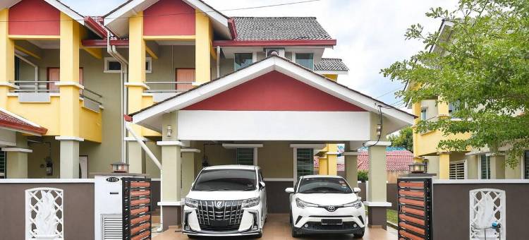 位于甘榜武吉光的4卧室独栋房屋-278平方米|带3个独立浴室(Luxury Semi-D (Hi-Speed Internet with TVbox) 11pax)图片