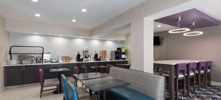 斯内尔维尔石头山拉昆塔温德姆套房酒店(La Quinta Inn & Suites by Wyndham Snellville-Stone Mountain)图片