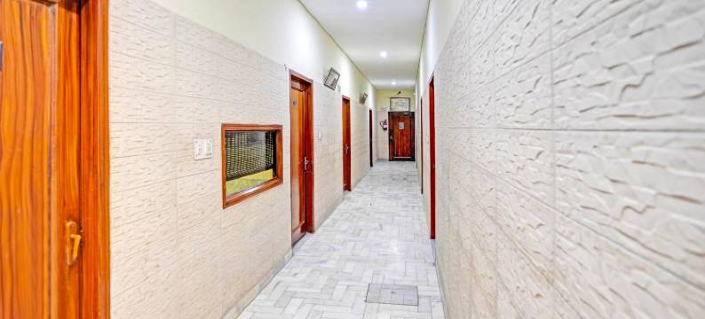 首都 O 15091 高拉夫寄宿式之家酒店(Super Collection O Mathura Near Railway Station)图片