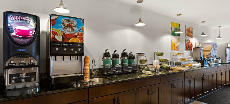 特拉弗斯城品质旅馆(Quality Inn Traverse City)图片