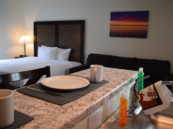 梅诺米尼河长住酒店