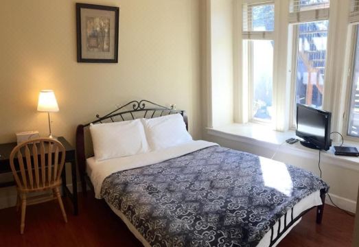 Imperial House Hotel Overview