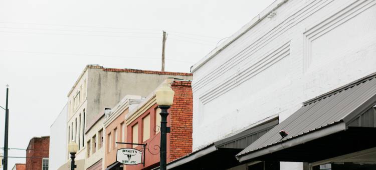 Spacious Kitchen and Relaxing Atmosphere - Gorgeous River Retreat图片