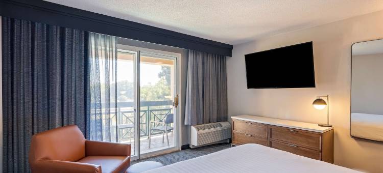 普拉森特山索尼斯塔精选酒店(Sonesta Select Pleasant Hill)图片