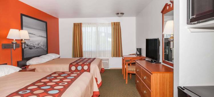 速8酒店-温德姆克洛弗代尔葡萄酒乡(Super 8 by Wyndham Cloverdale Wine Country)图片