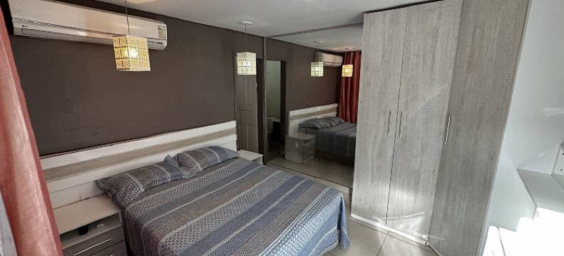 与购物中心PVH后面的波萨达住宅(Pousada Residencial - Pvh)图片