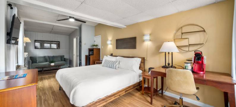 雪松木旅馆(CedarWood Inn)图片