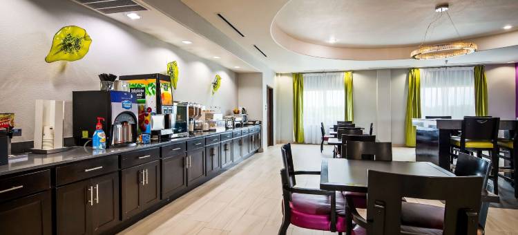 狄利贝斯特韦斯特优质套房酒店(Best Western Plus Dilley Inn  Suites)图片