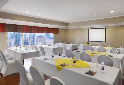 Al Safir Hotel Hotel Overview