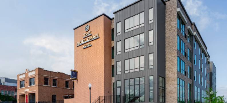 希尔顿绣锦藏品 诺布尔曼 沃斯堡(The Nobleman Fort Worth, Tapestry Collection by Hilton)图片