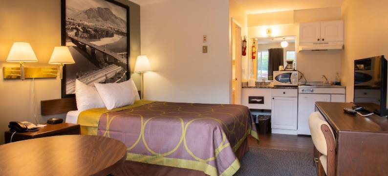 坎卢普斯东速8酒店(Super 8 by Wyndham Kamloops East)图片